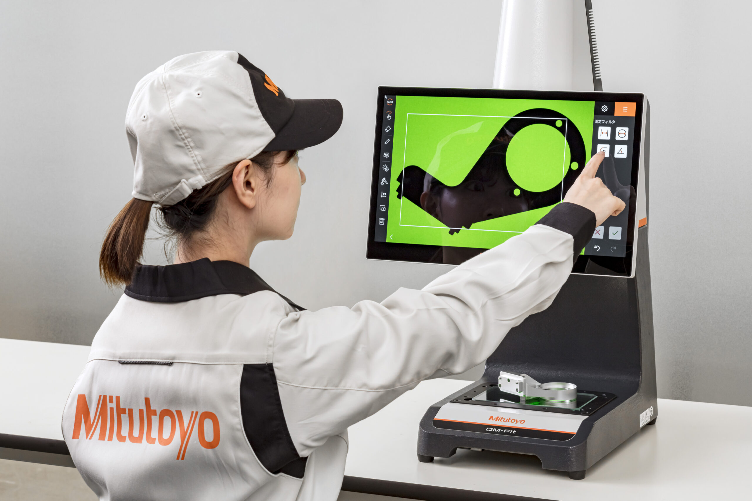 Mitutoyo unveils compact vision measuring machine aimed at replacing profile projectors